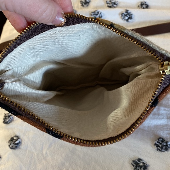 Grace design belt bag - Picture 2 of 3